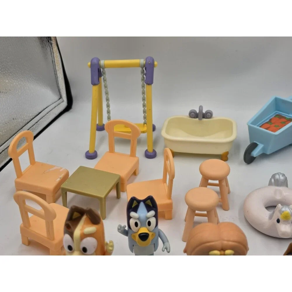 Bluey & Friends Figures & Furniture Lot 30 Plus Pieces Helicopter Horse Toilet